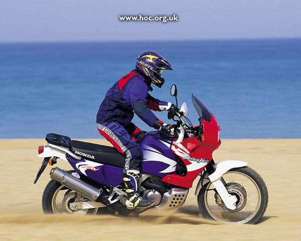 AfricaTwin2000-1280.jpg